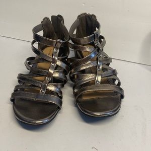Croft and borrow size 6 sandals with heel about 1.5”silver